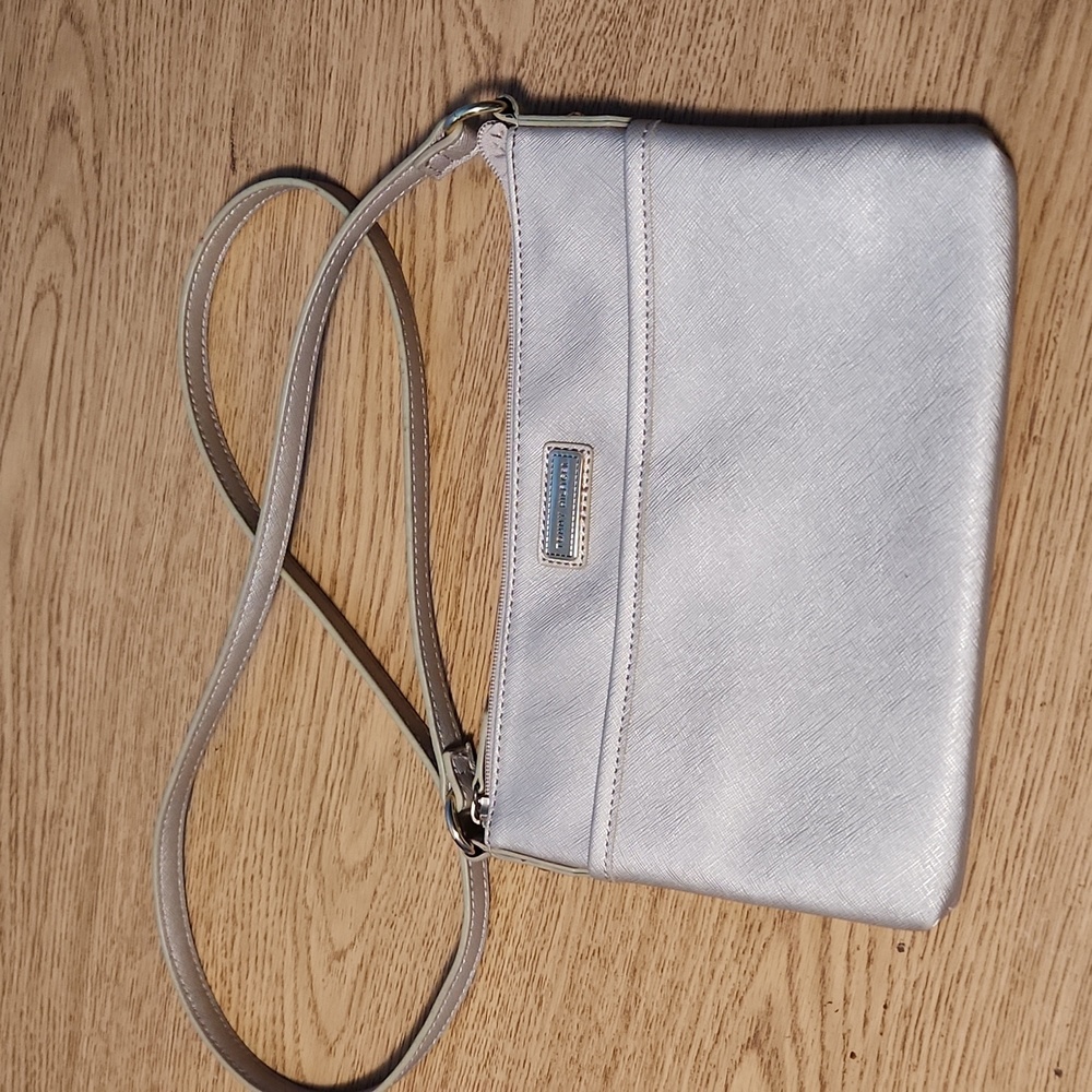 NWOT Tommy Hilfiger crossbody bag